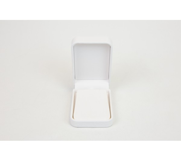 Austin Collection White Leatherette, Pendant Box 2 3/4' x 4' x 1 3/8' H